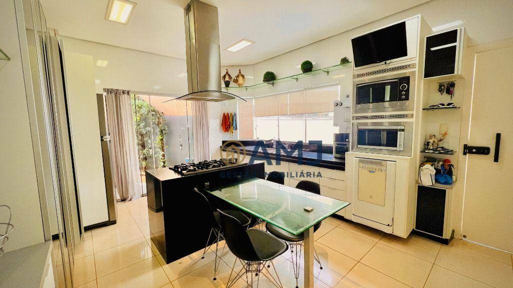 Sobrado à venda com 4 quartos, 334m² - Foto 53