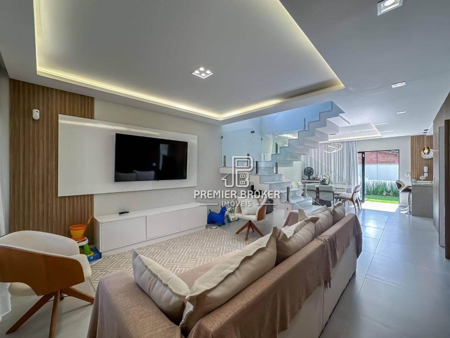 Casa de Condomínio à venda com 4 quartos, 204m² - Foto 1