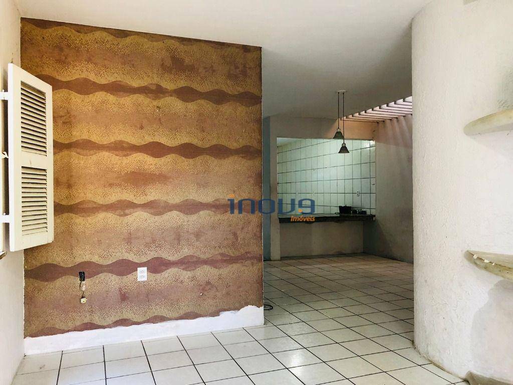 Casa à venda com 5 quartos, 250m² - Foto 8