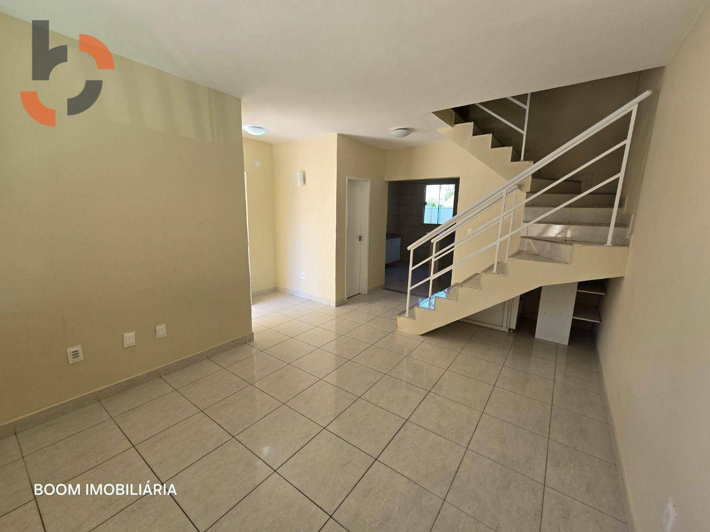 Casa para alugar com 3 quartos, 120m² - Foto 1