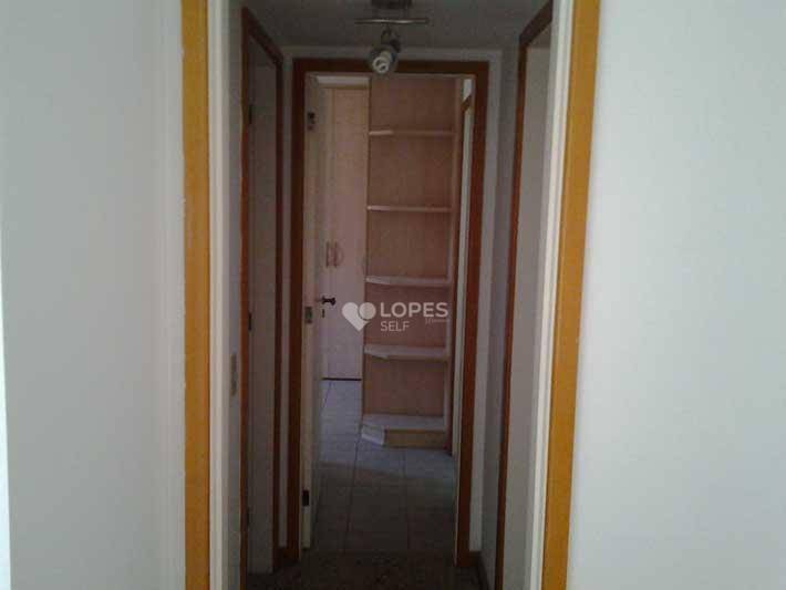 Apartamento à venda com 2 quartos, 72m² - Foto 2