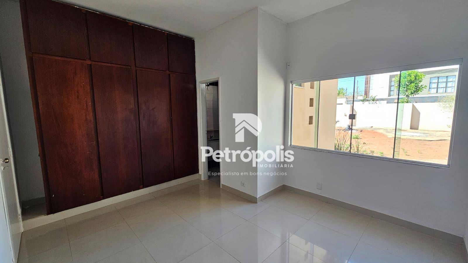 Casa à venda com 4 quartos, 310m² - Foto 8