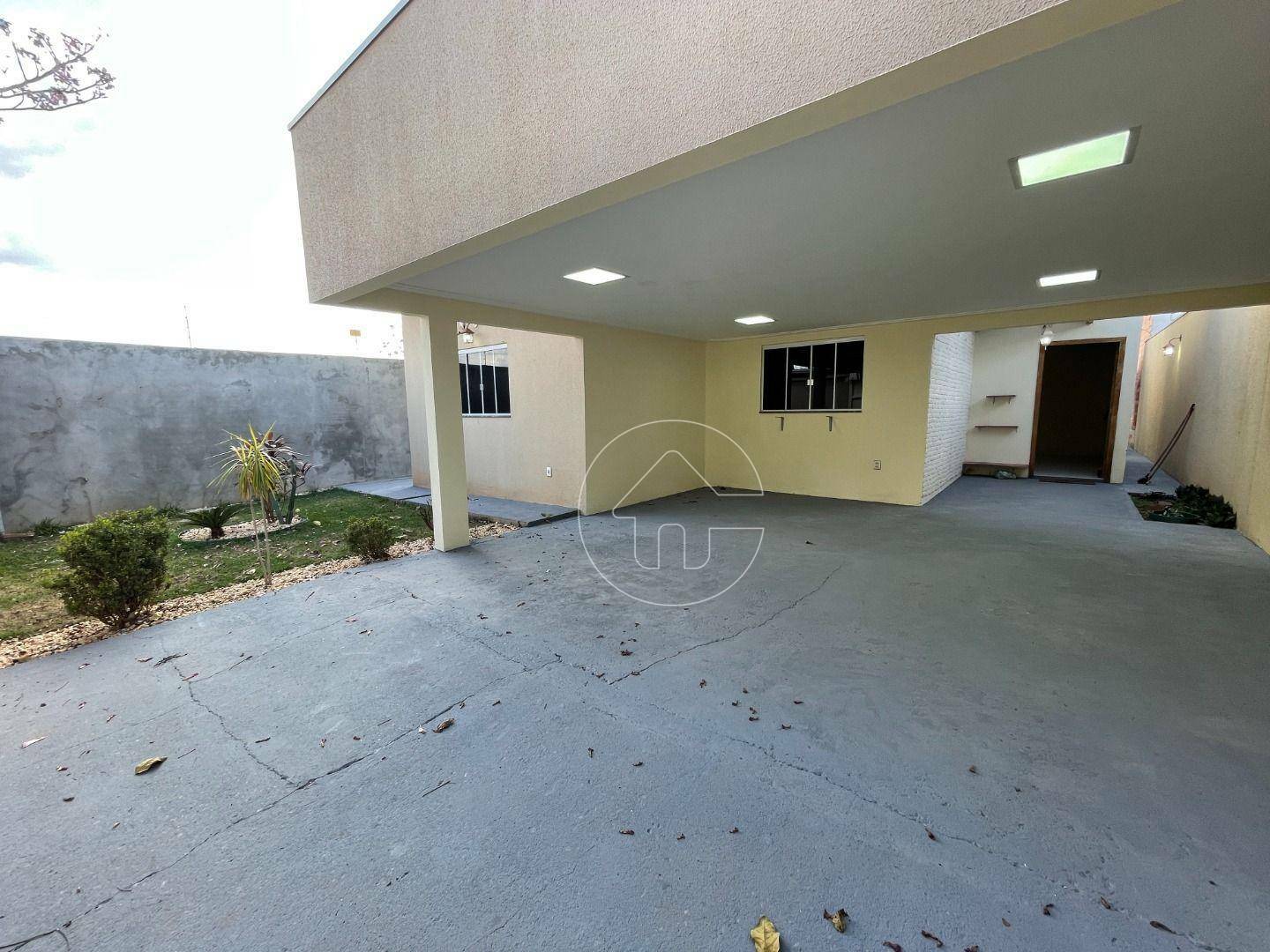 Casa à venda com 3 quartos, 212m² - Foto 2