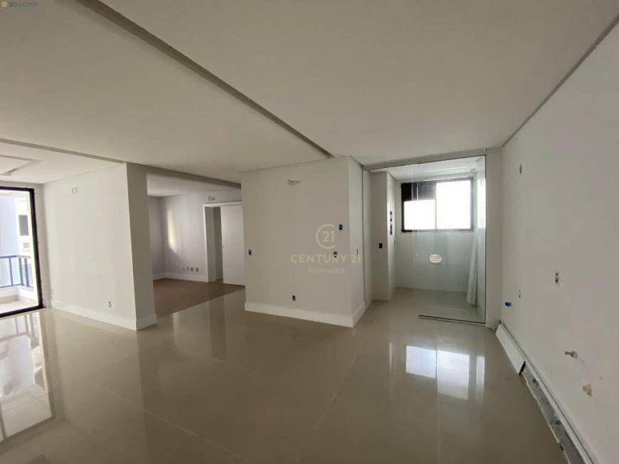 Apartamento à venda com 3 quartos, 111m² - Foto 8