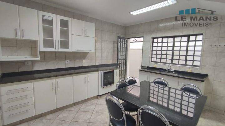 Casa à venda e aluguel com 3 quartos, 127m² - Foto 7