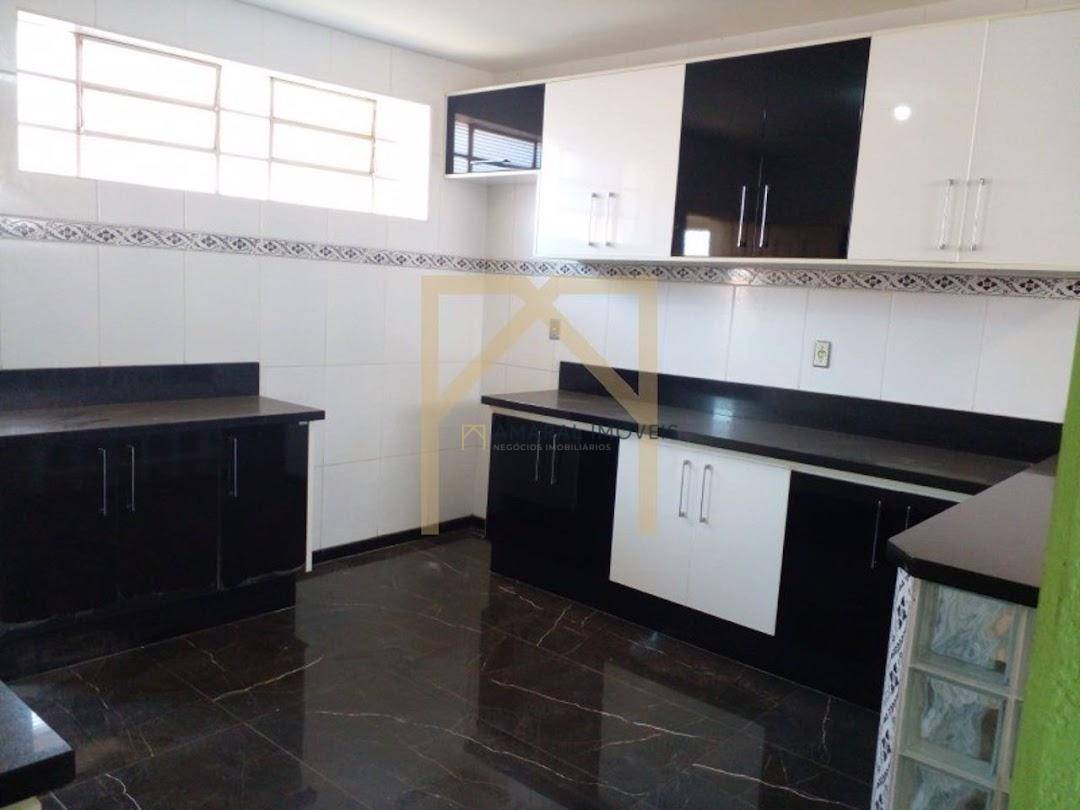 Casa para alugar com 3 quartos, 150m² - Foto 13