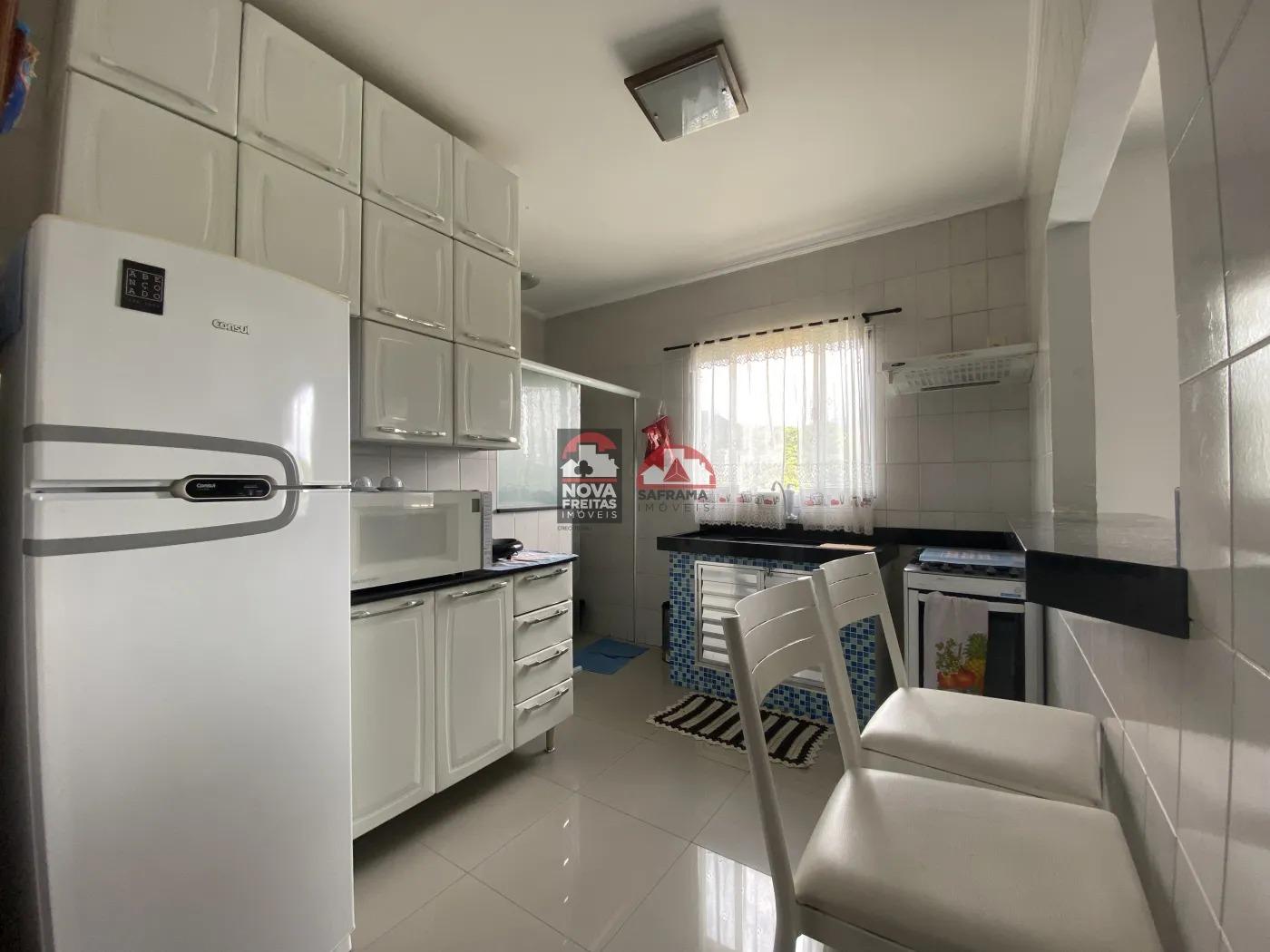 Apartamento à venda com 2 quartos, 77m² - Foto 4