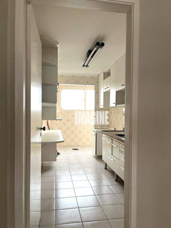 Apartamento à venda com 4 quartos, 82m² - Foto 3