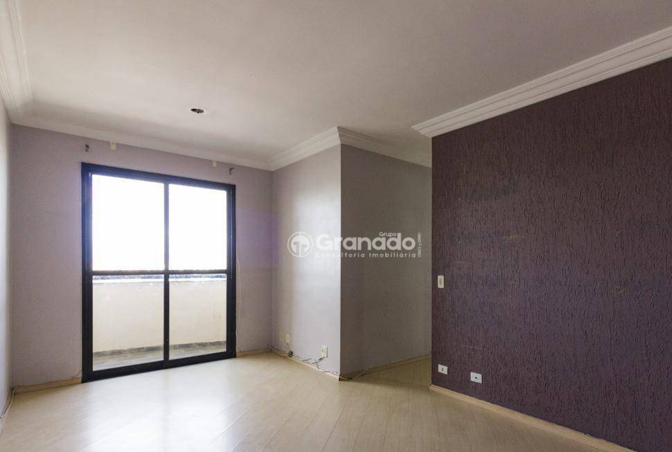 Apartamento à venda com 3 quartos, 65m² - Foto 1