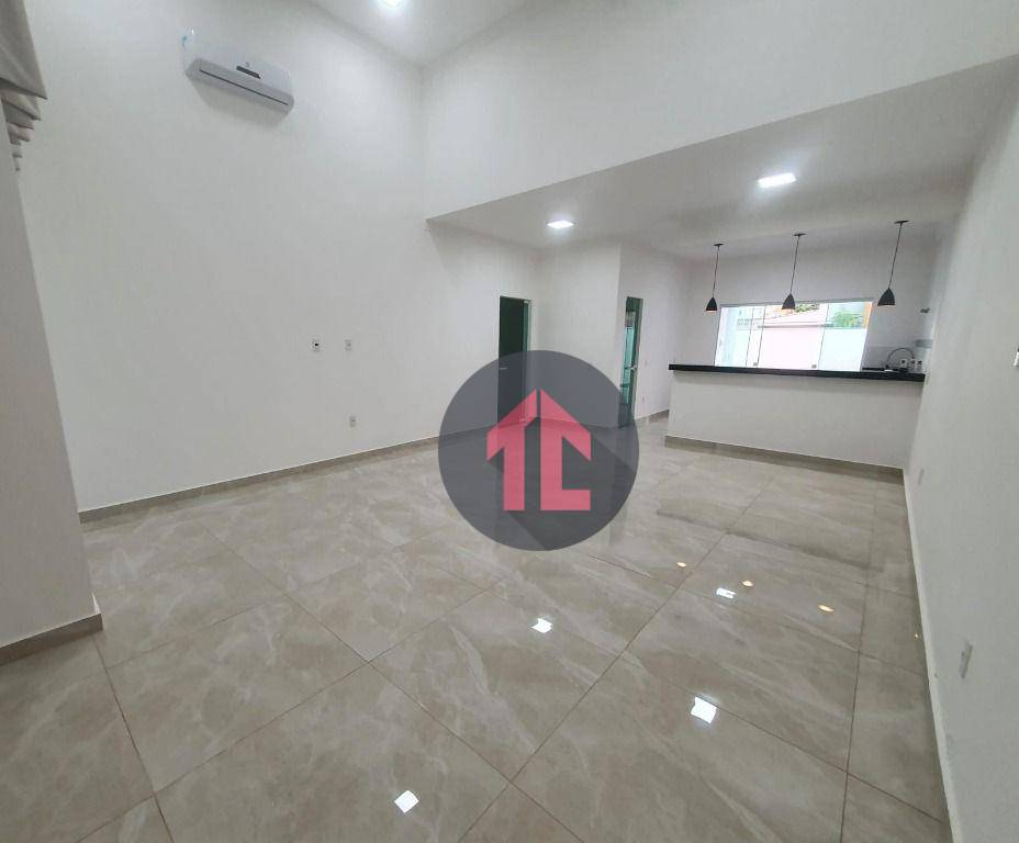 Casa de Condomínio à venda com 3 quartos, 200m² - Foto 2