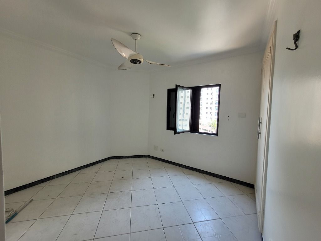 Apartamento à venda com 4 quartos, 140m² - Foto 20