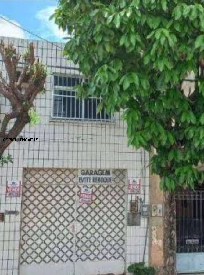 Casa à venda com 5 quartos, 211m² - Foto 3
