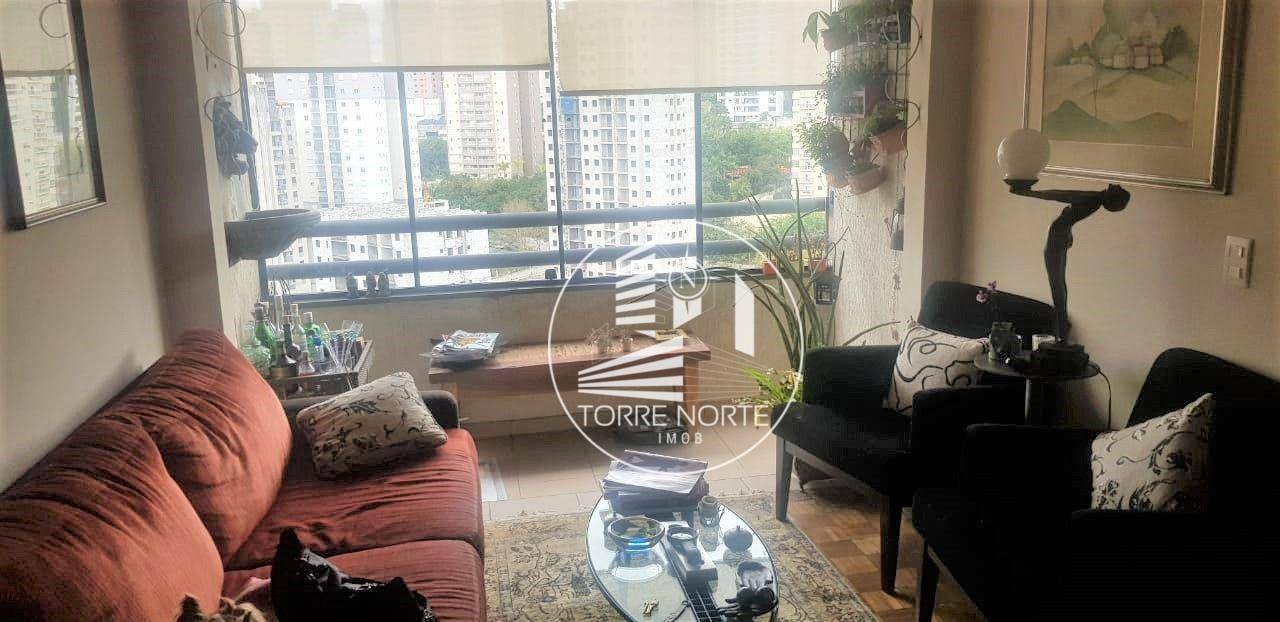 Apartamento à venda com 3 quartos, 150m² - Foto 2