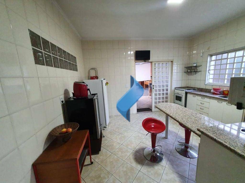 Casa à venda com 3 quartos, 228m² - Foto 17