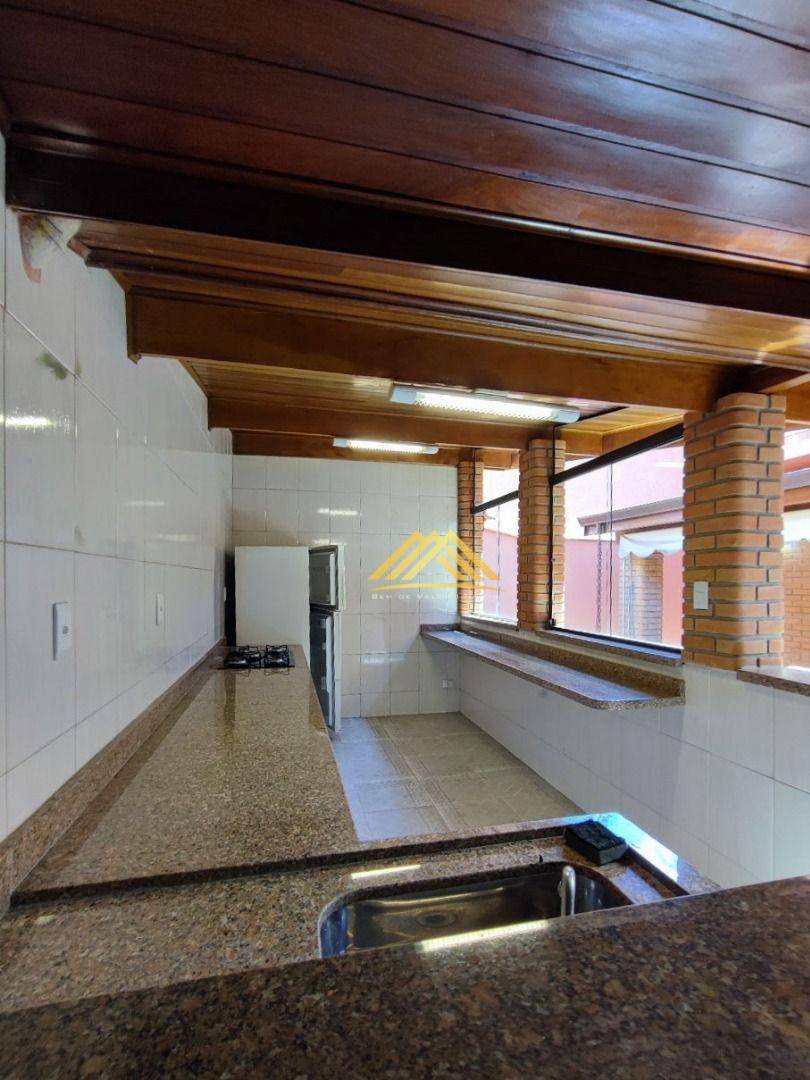 Casa à venda com 3 quartos, 300M2 - Foto 4