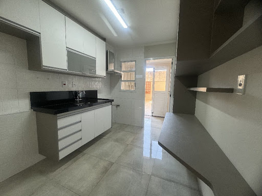 Apartamento à venda com 3 quartos, 123m² - Foto 2