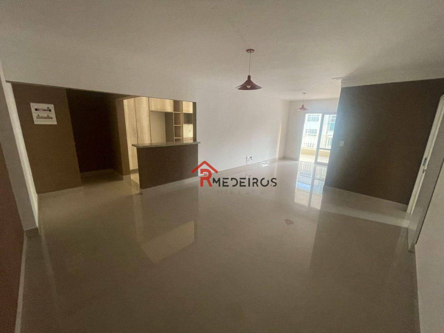 Apartamento à venda com 3 quartos, 123m² - Foto 2