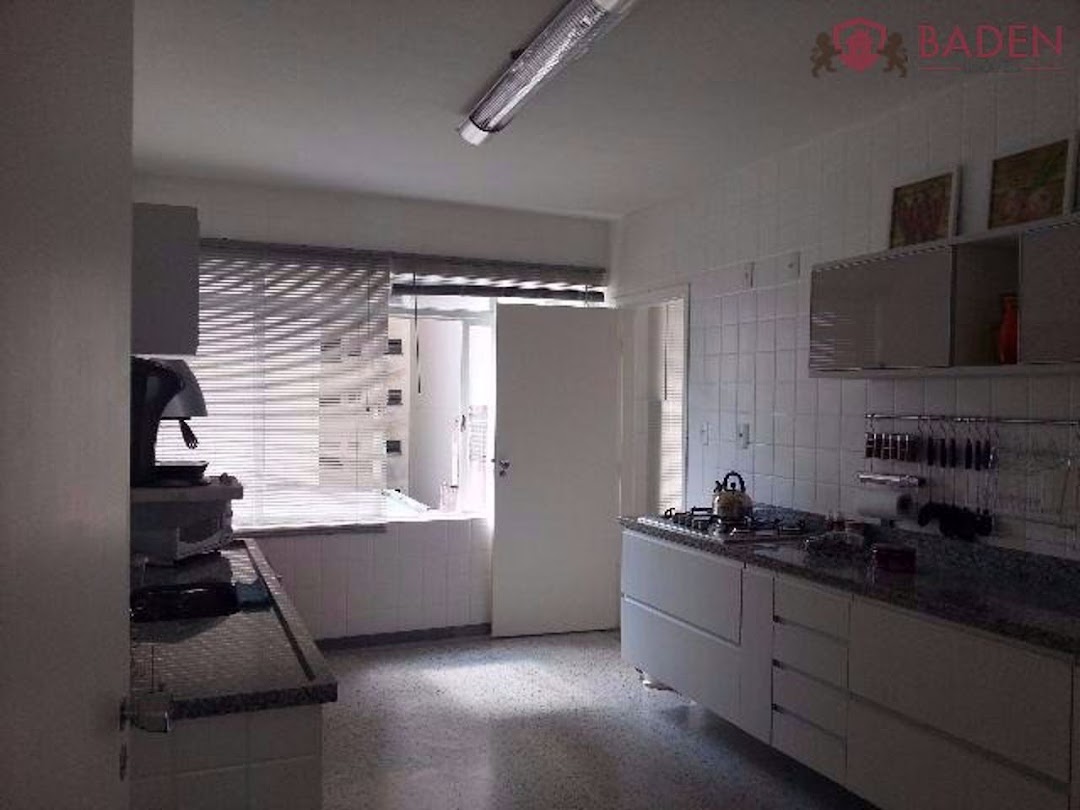 Apartamento à venda com 3 quartos, 200m² - Foto 3