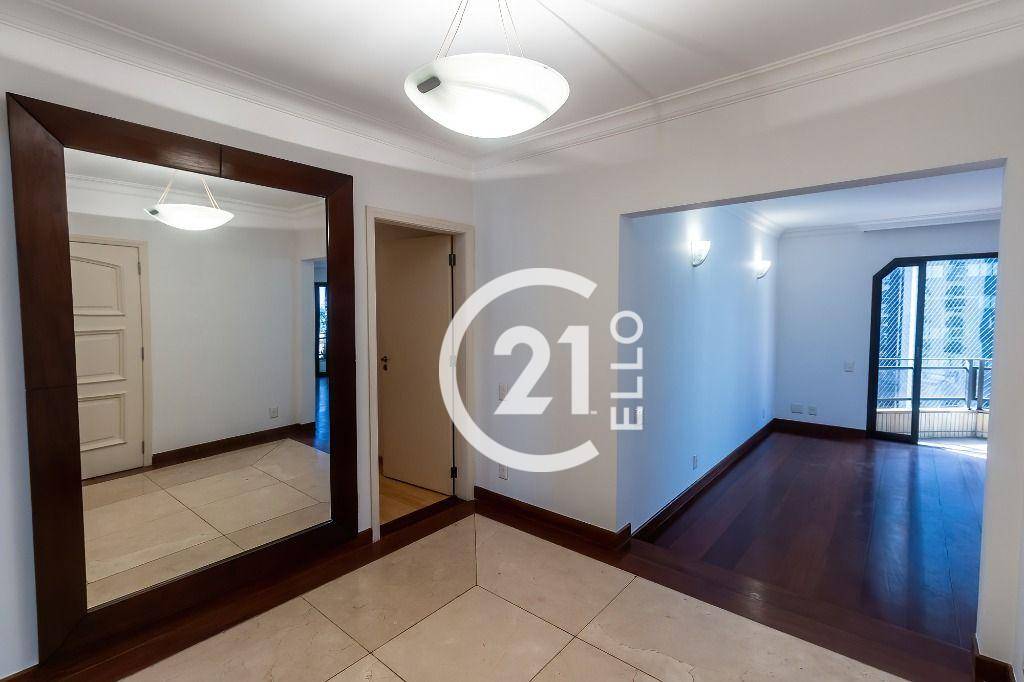 Apartamento para alugar com 3 quartos, 240m² - Foto 4