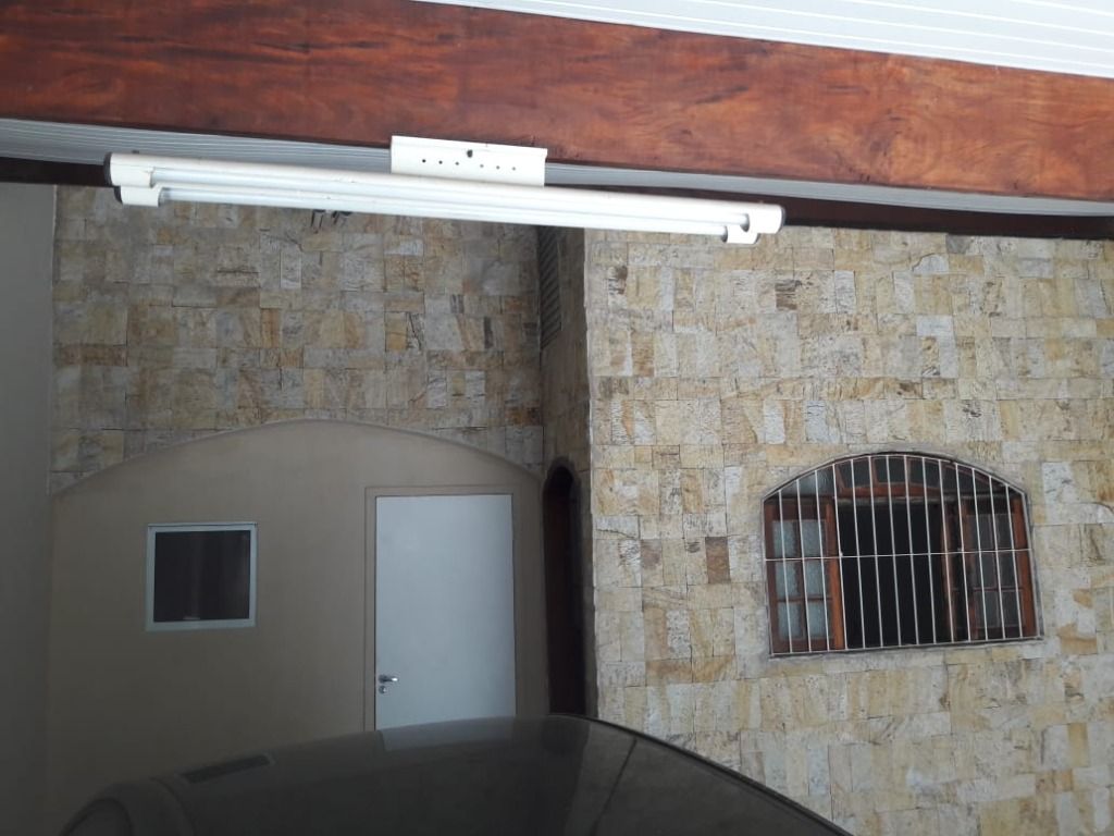 Casa à venda com 4 quartos, 160m² - Foto 2