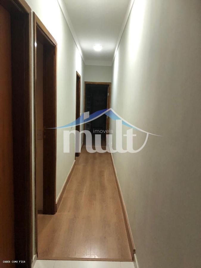 Casa à venda com 3 quartos, 210m² - Foto 14