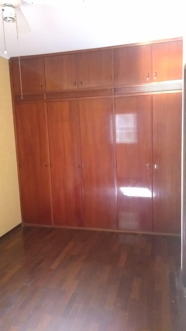 Casa à venda com 3 quartos, 250m² - Foto 9