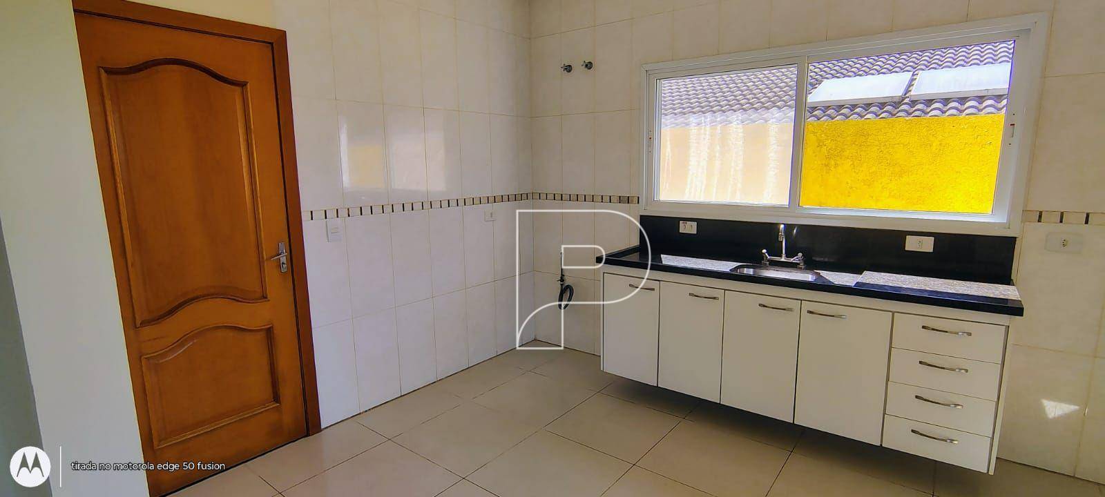 Casa de Condomínio para alugar com 3 quartos, 190m² - Foto 12