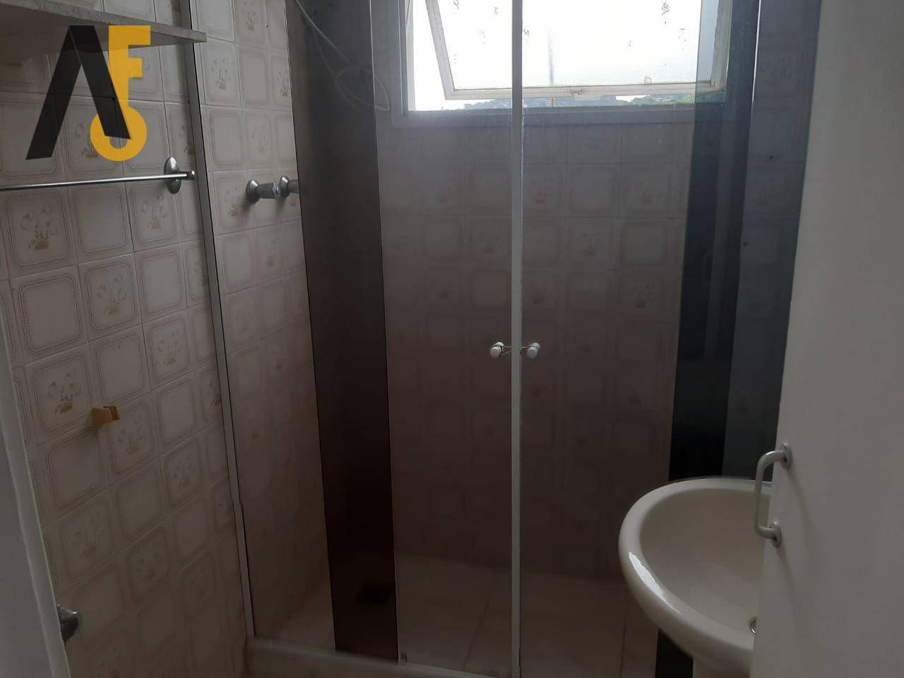 Apartamento à venda com 2 quartos, 75m² - Foto 17