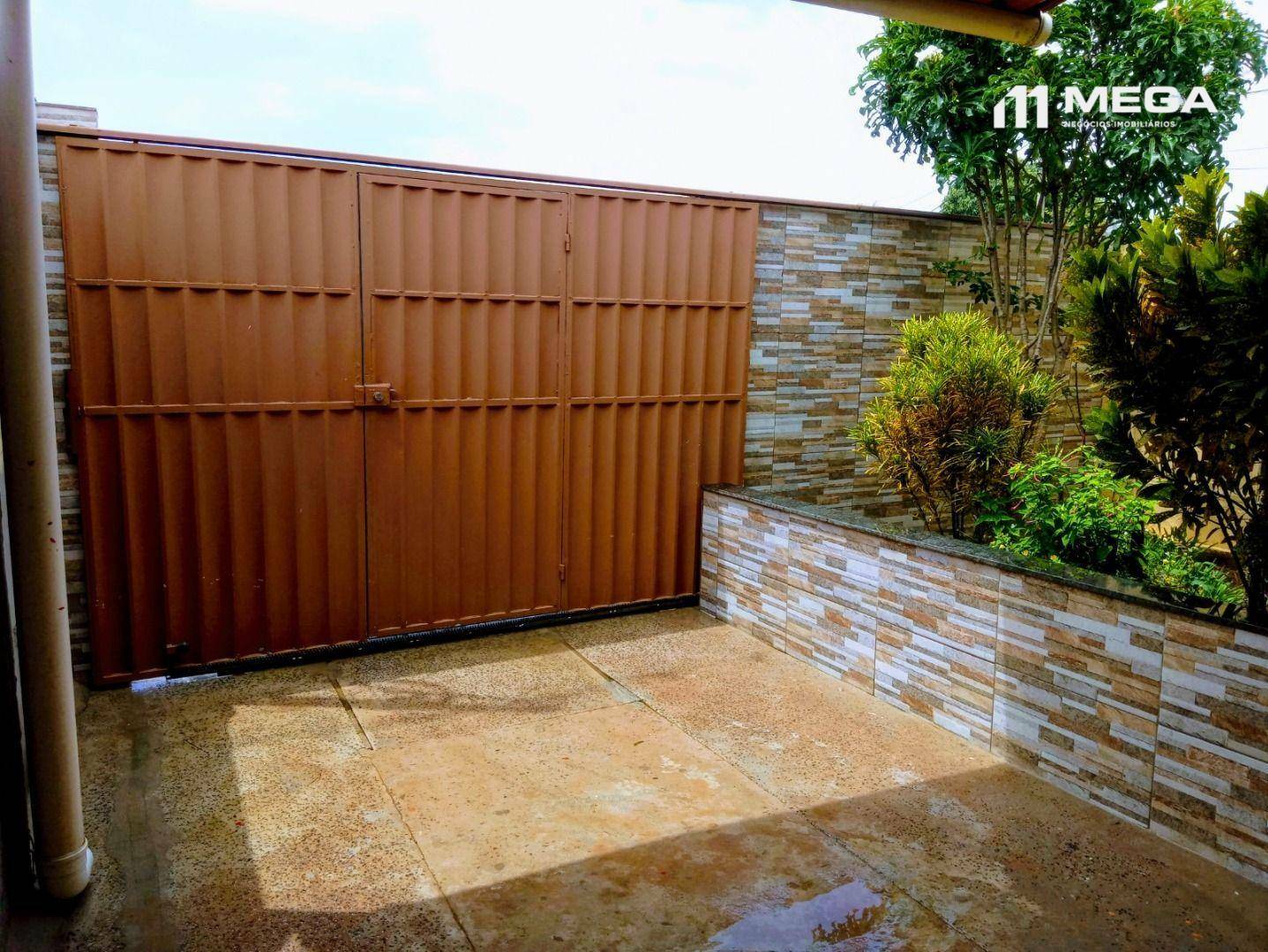 Casa à venda com 2 quartos, 126m² - Foto 2