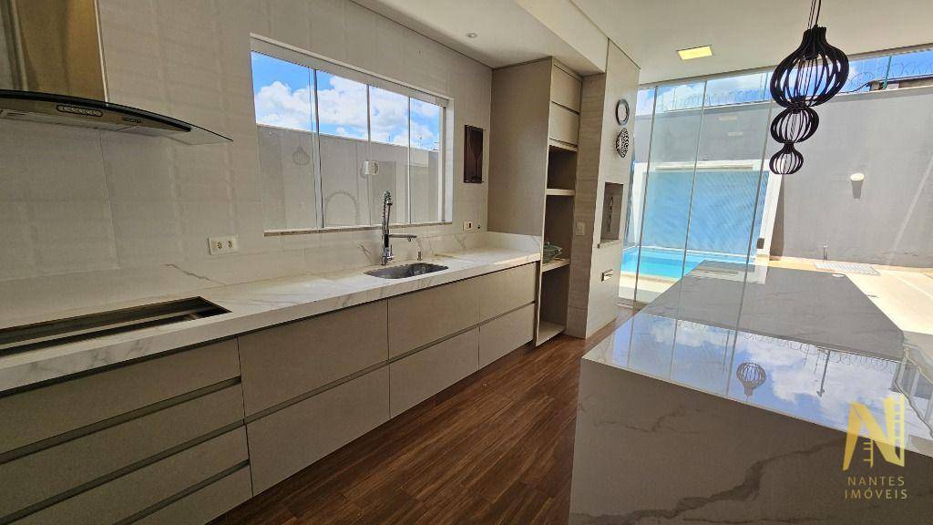 Casa de Condomínio à venda e aluguel com 3 quartos, 270m² - Foto 4