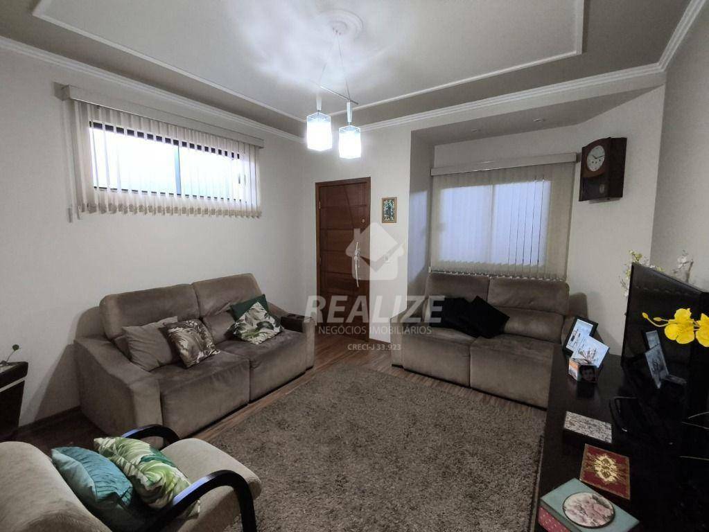 Casa à venda com 3 quartos, 210m² - Foto 4
