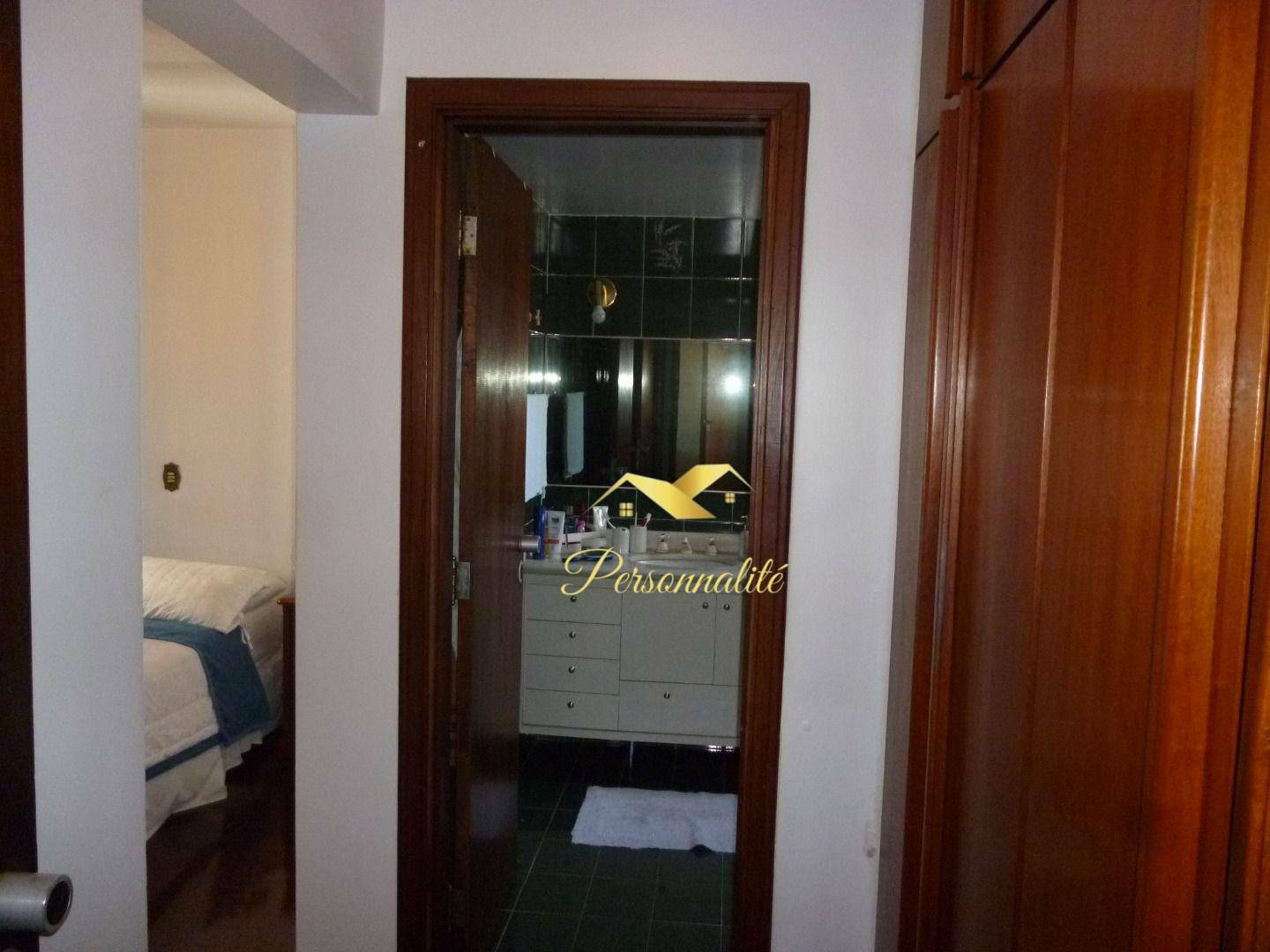 Apartamento à venda com 4 quartos, 205m² - Foto 23