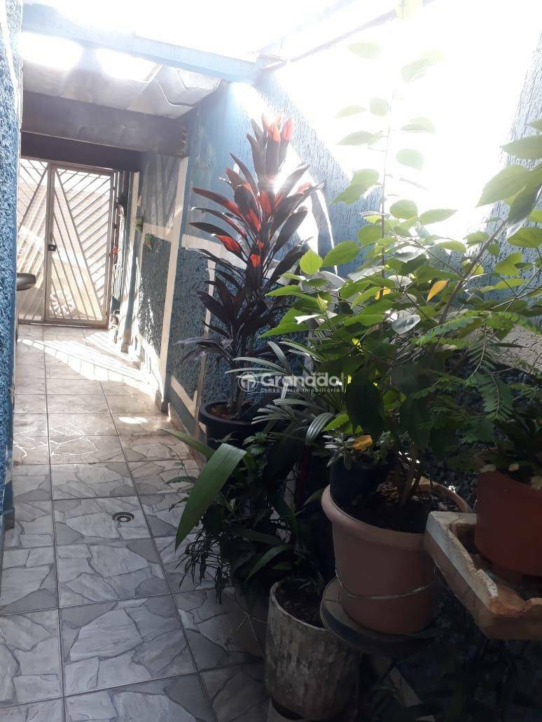 Sobrado à venda com 4 quartos, 82m² - Foto 5