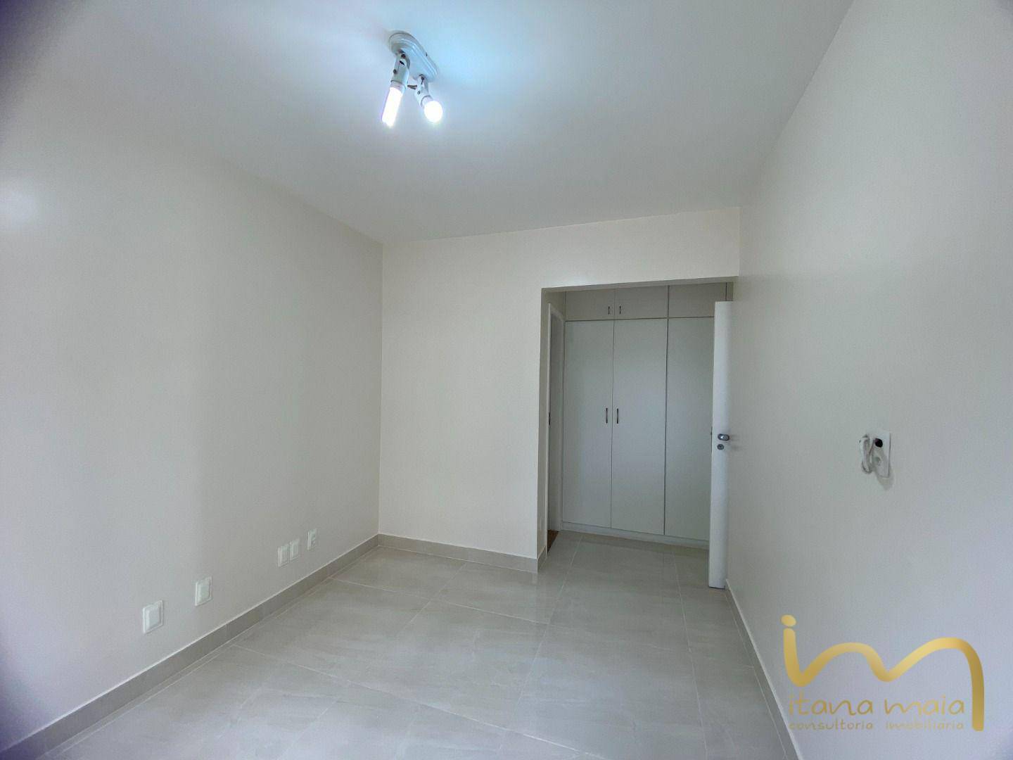 Apartamento à venda com 3 quartos, 94m² - Foto 13