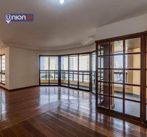 Apartamento à venda com 4 quartos, 210m² - Foto 1