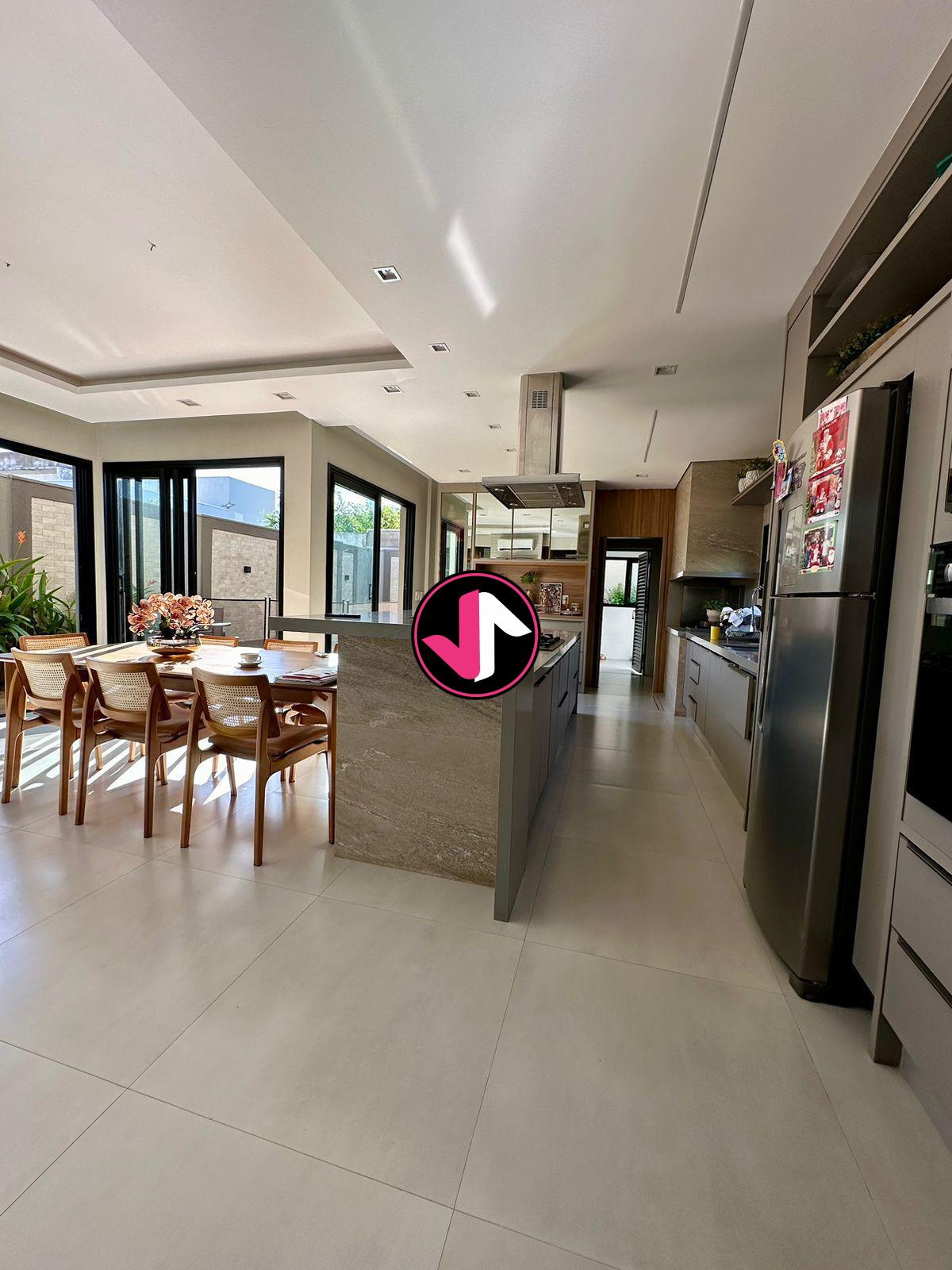 Casa de Condomínio à venda com 3 quartos, 306m² - Foto 2