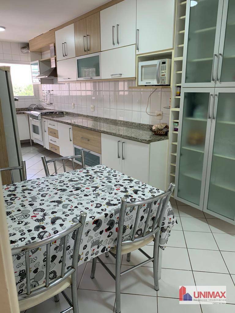 Apartamento para alugar com 3 quartos, 165m² - Foto 11