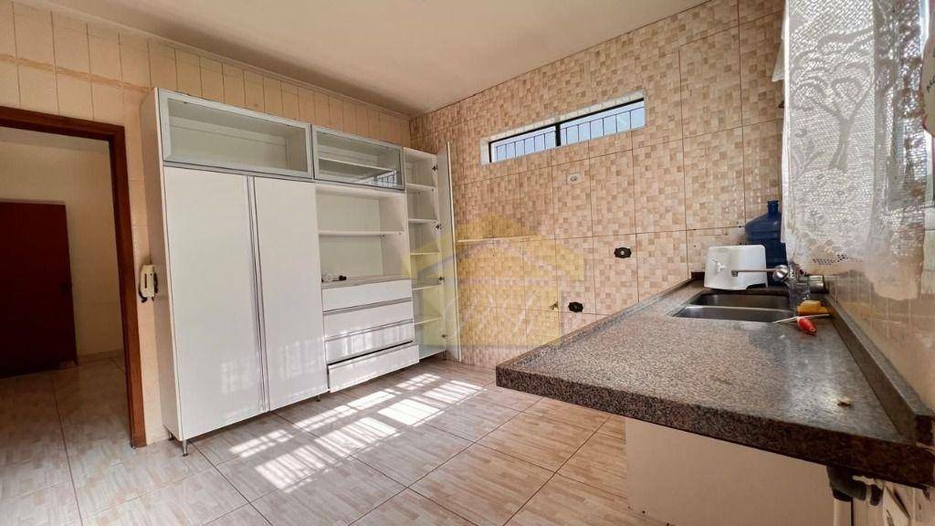 Sobrado à venda com 5 quartos, 293m² - Foto 12