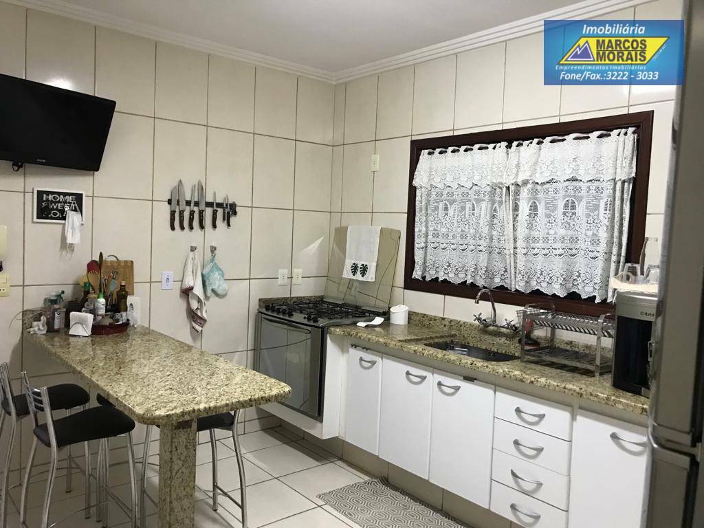 Casa à venda com 3 quartos, 202m² - Foto 14