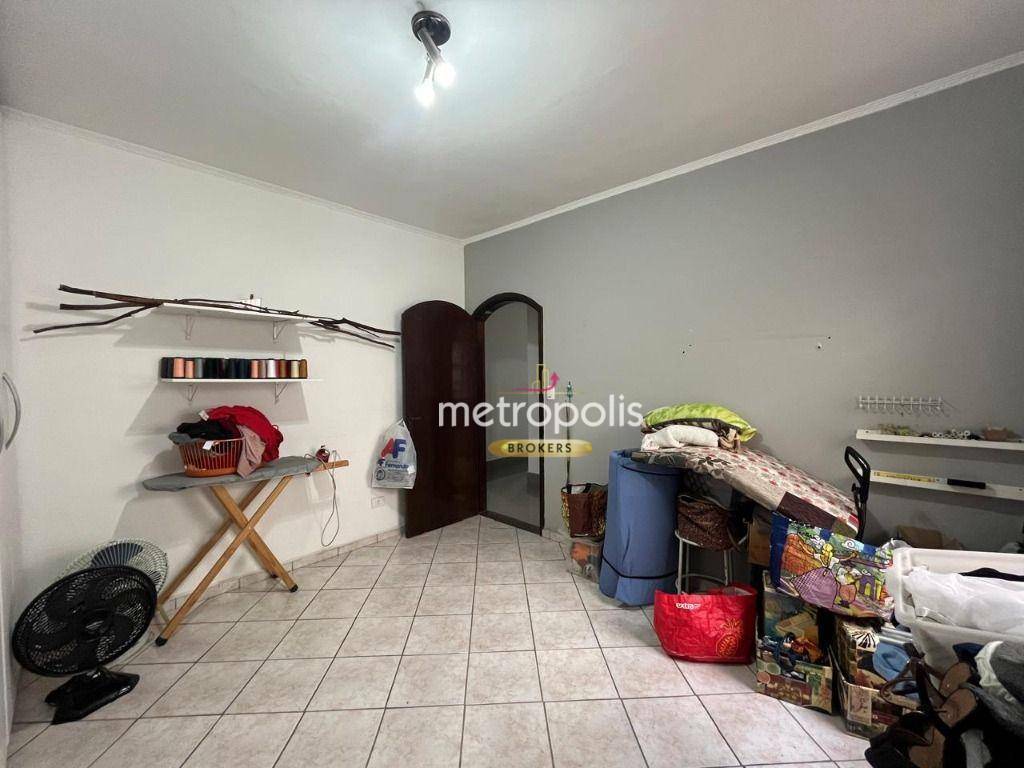 Casa à venda com 4 quartos, 240m² - Foto 18