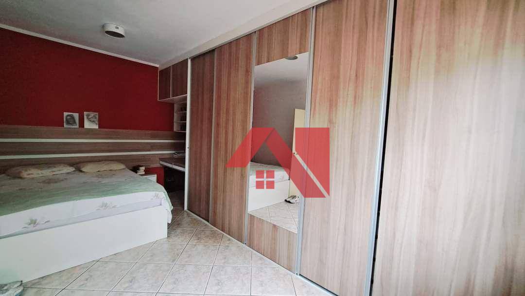 Casa à venda com 3 quartos, 300m² - Foto 8