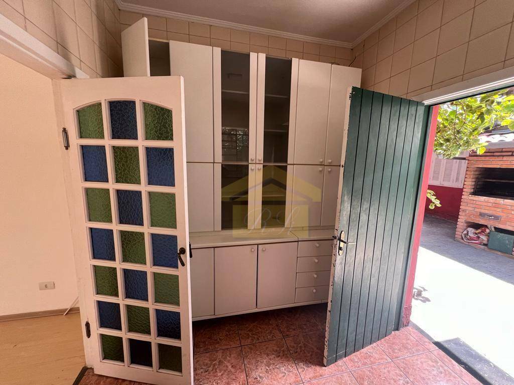 Casa à venda com 2 quartos, 300m² - Foto 11