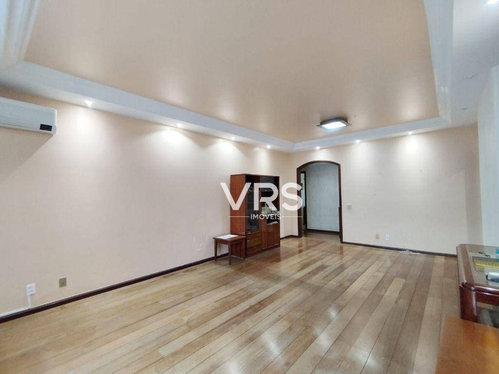 Apartamento à venda com 3 quartos, 168m² - Foto 1