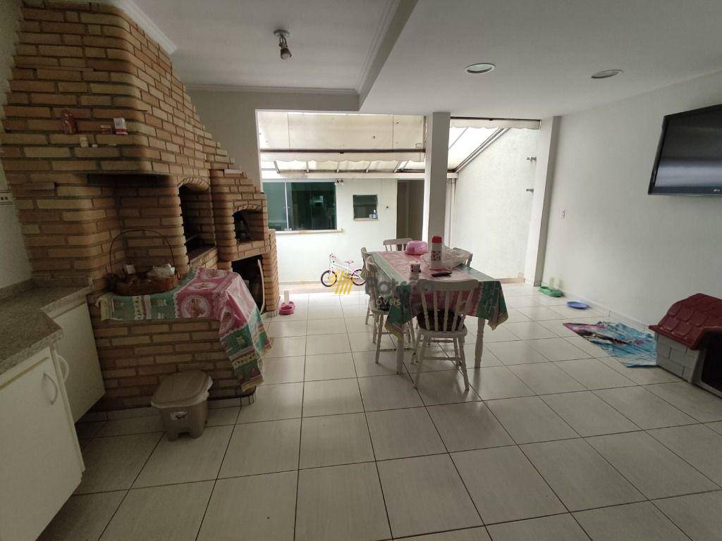 Sobrado à venda com 3 quartos, 318m² - Foto 10