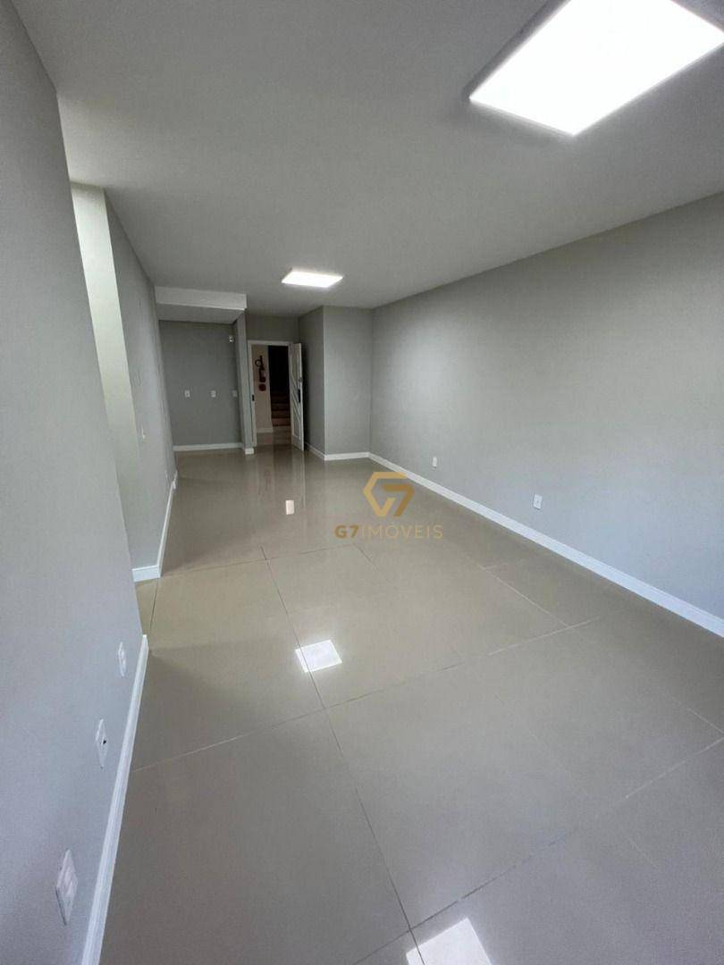 Apartamento à venda com 4 quartos, 111m² - Foto 1