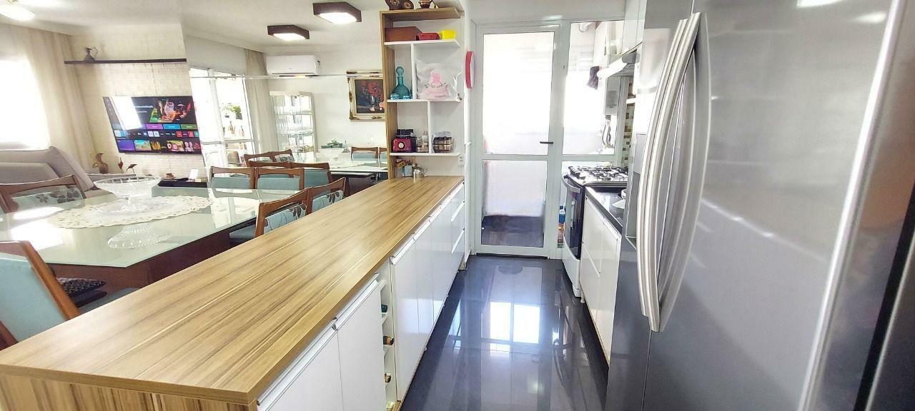 Apartamento à venda com 2 quartos, 70m² - Foto 2