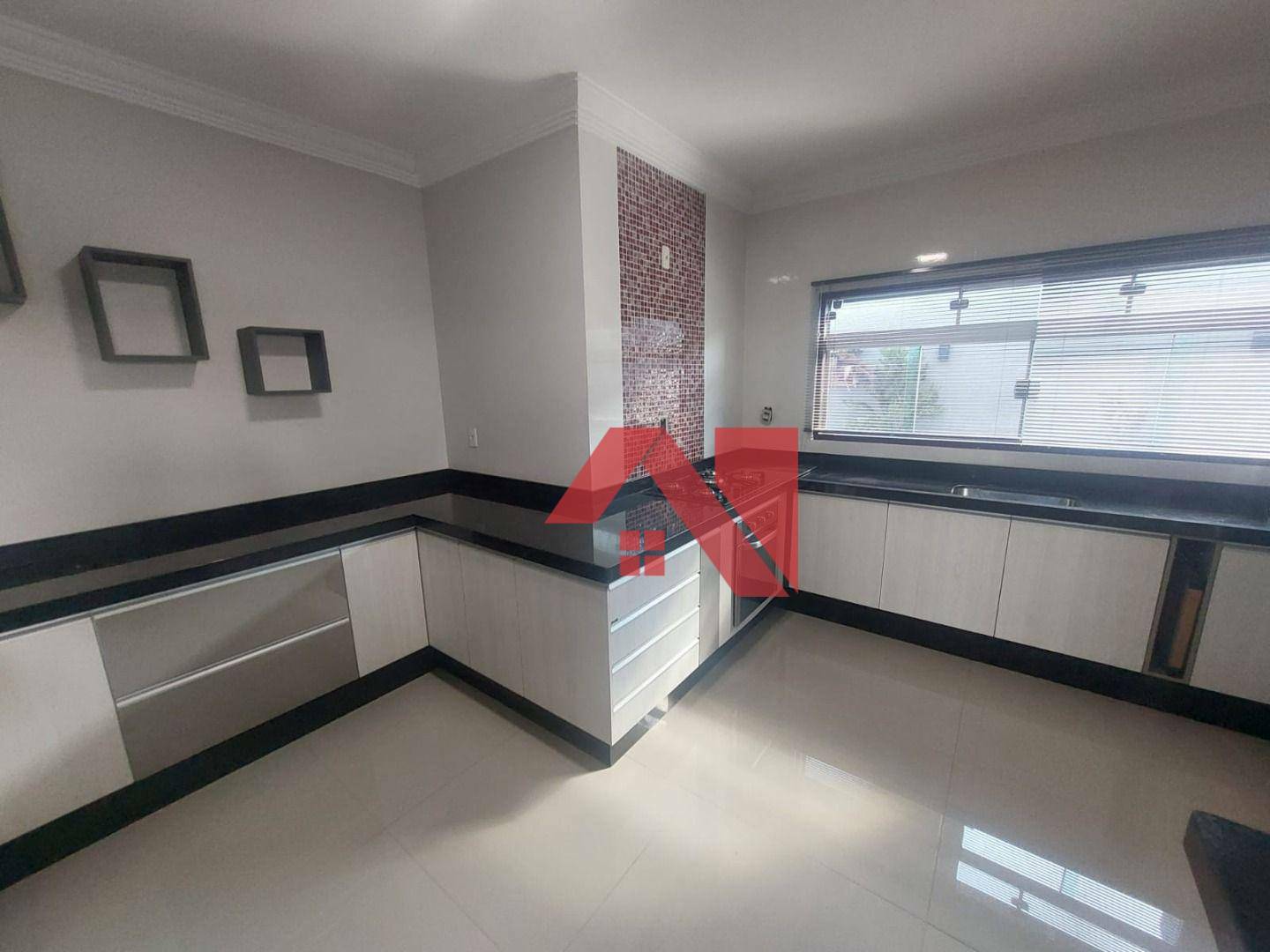 Casa à venda com 3 quartos, 211m² - Foto 10