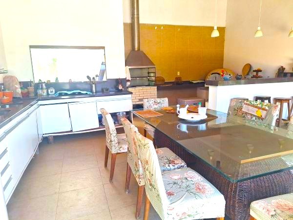 Casa para alugar com 6 quartos, 400m² - Foto 9