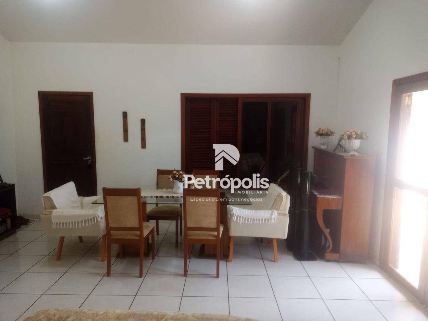 Casa à venda com 3 quartos, 231m² - Foto 5