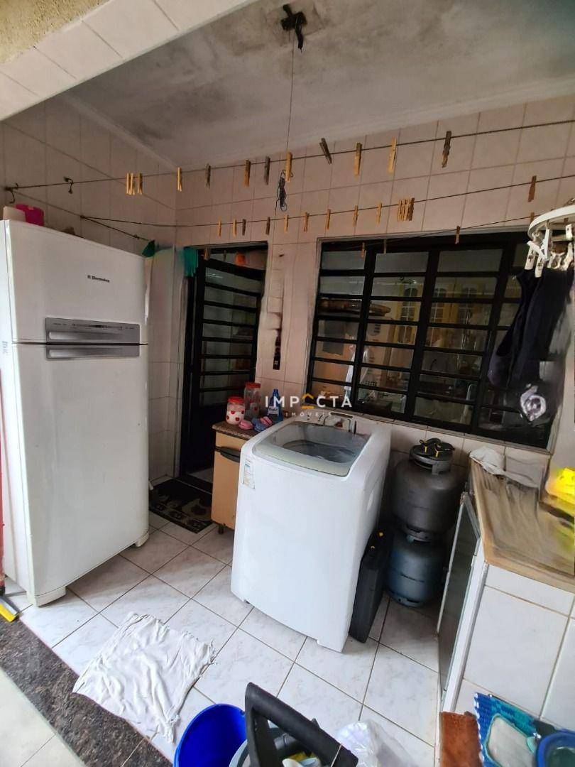 Casa à venda com 3 quartos, 201m² - Foto 21